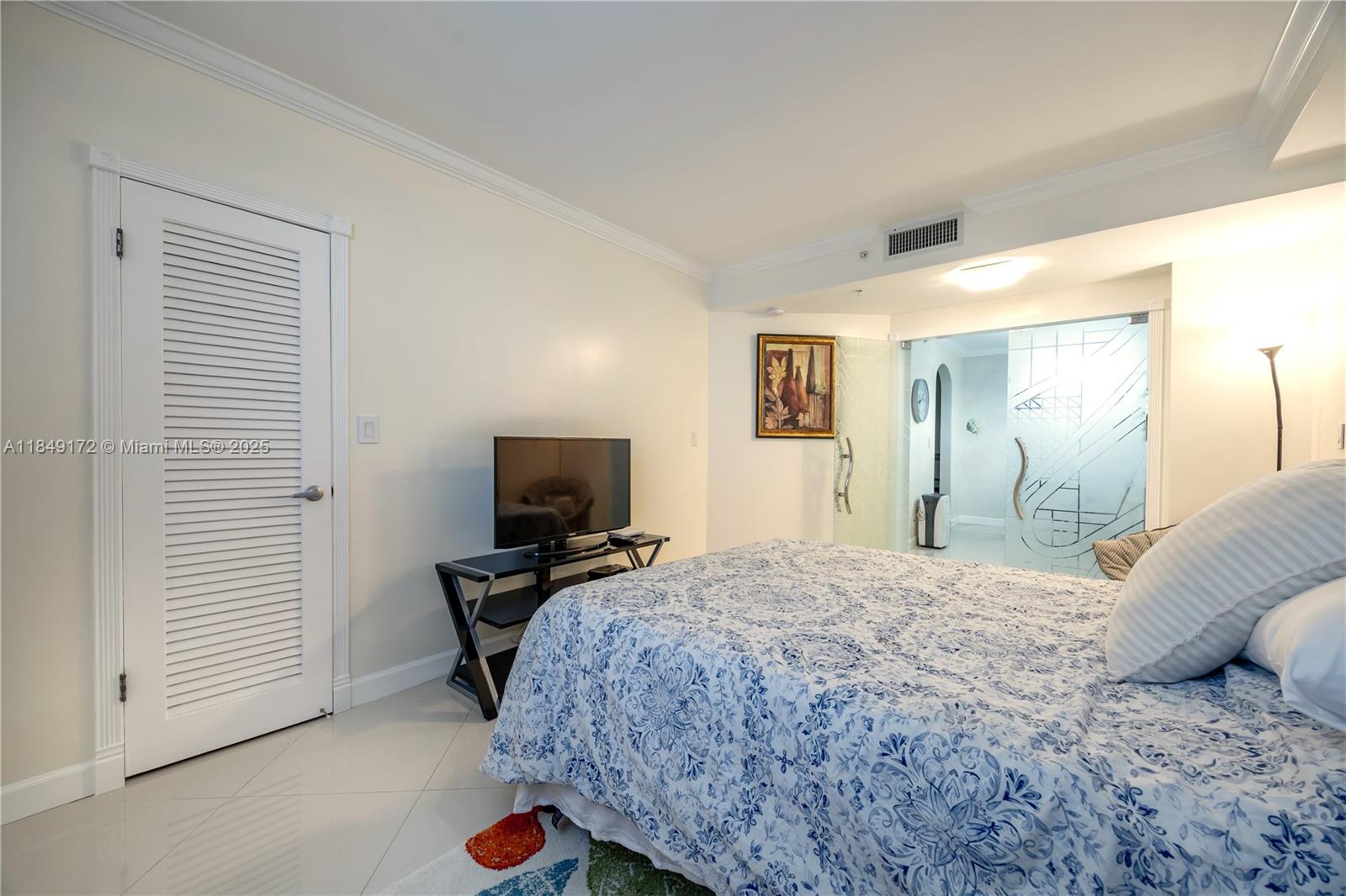 Photo of 3001 Ocean Dr  #425, Hollywood, Florida, 33019 - 