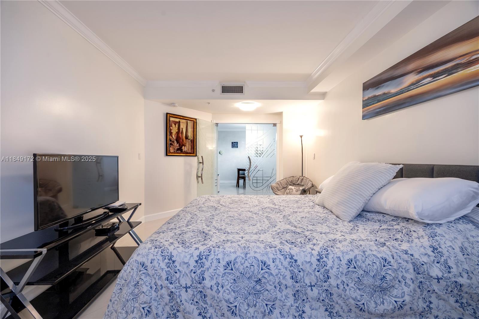 Photo of 3001 Ocean Dr  #425, Hollywood, Florida, 33019 - 