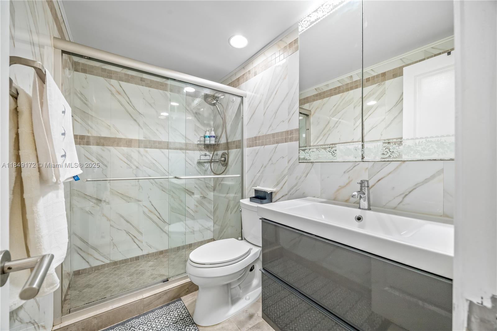 Photo of 3001 Ocean Dr  #425, Hollywood, Florida, 33019 - 