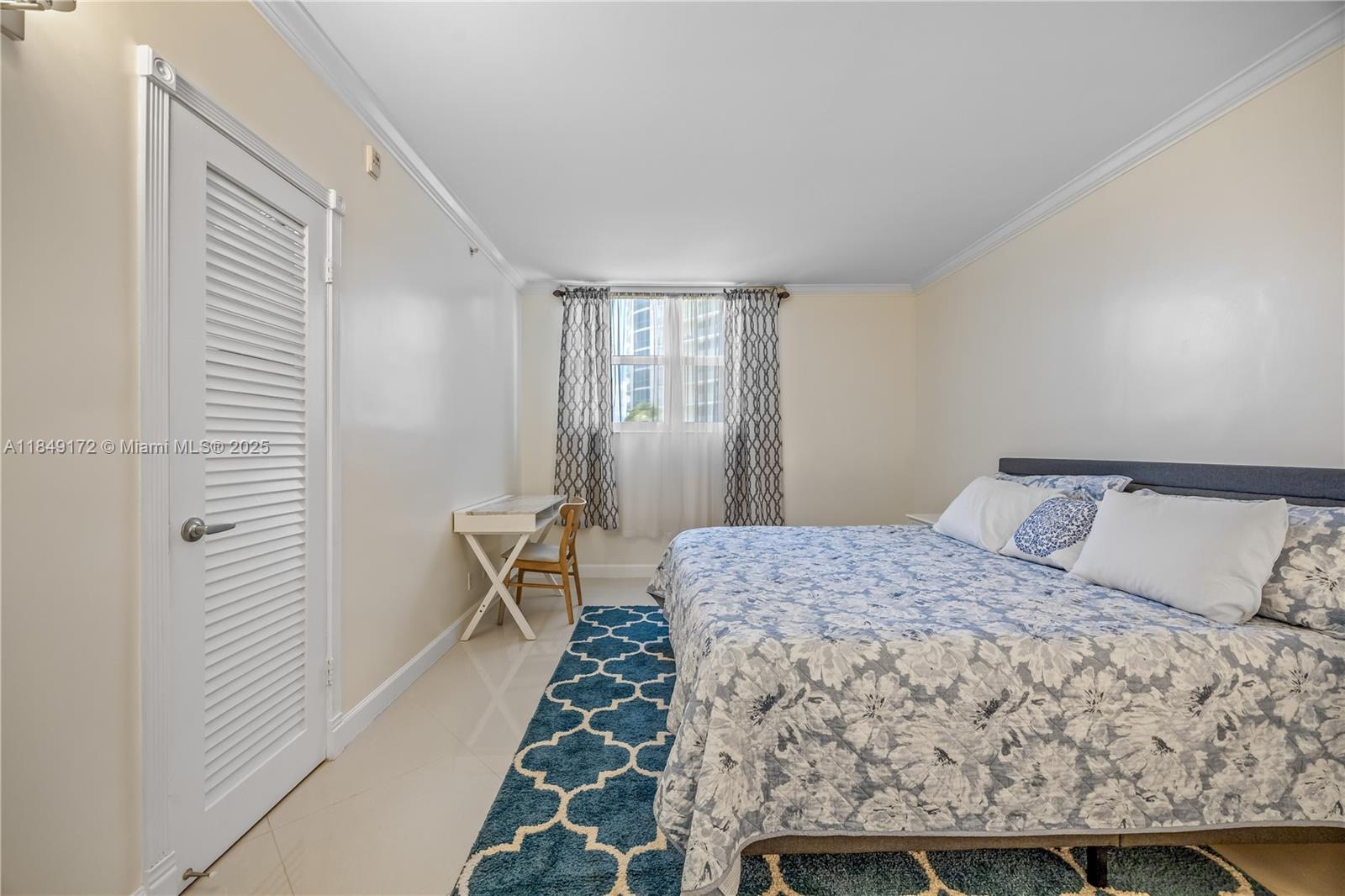 Photo of 3001 Ocean Dr  #425, Hollywood, Florida, 33019 - 
