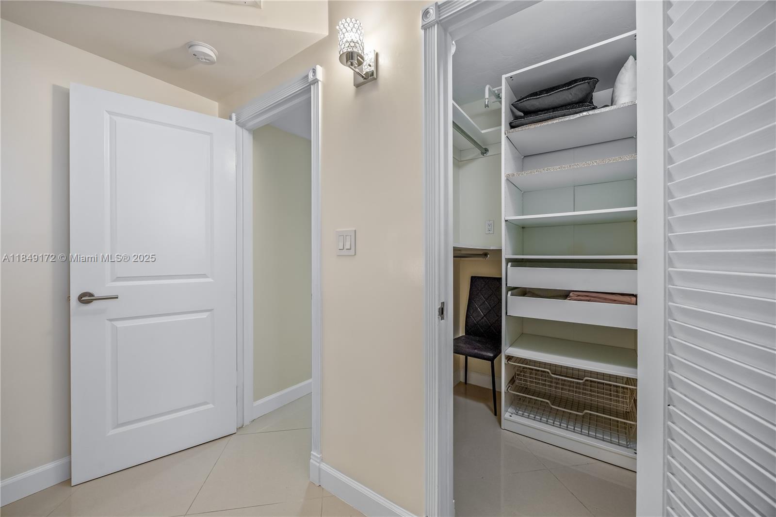Photo of 3001 Ocean Dr  #425, Hollywood, Florida, 33019 - 