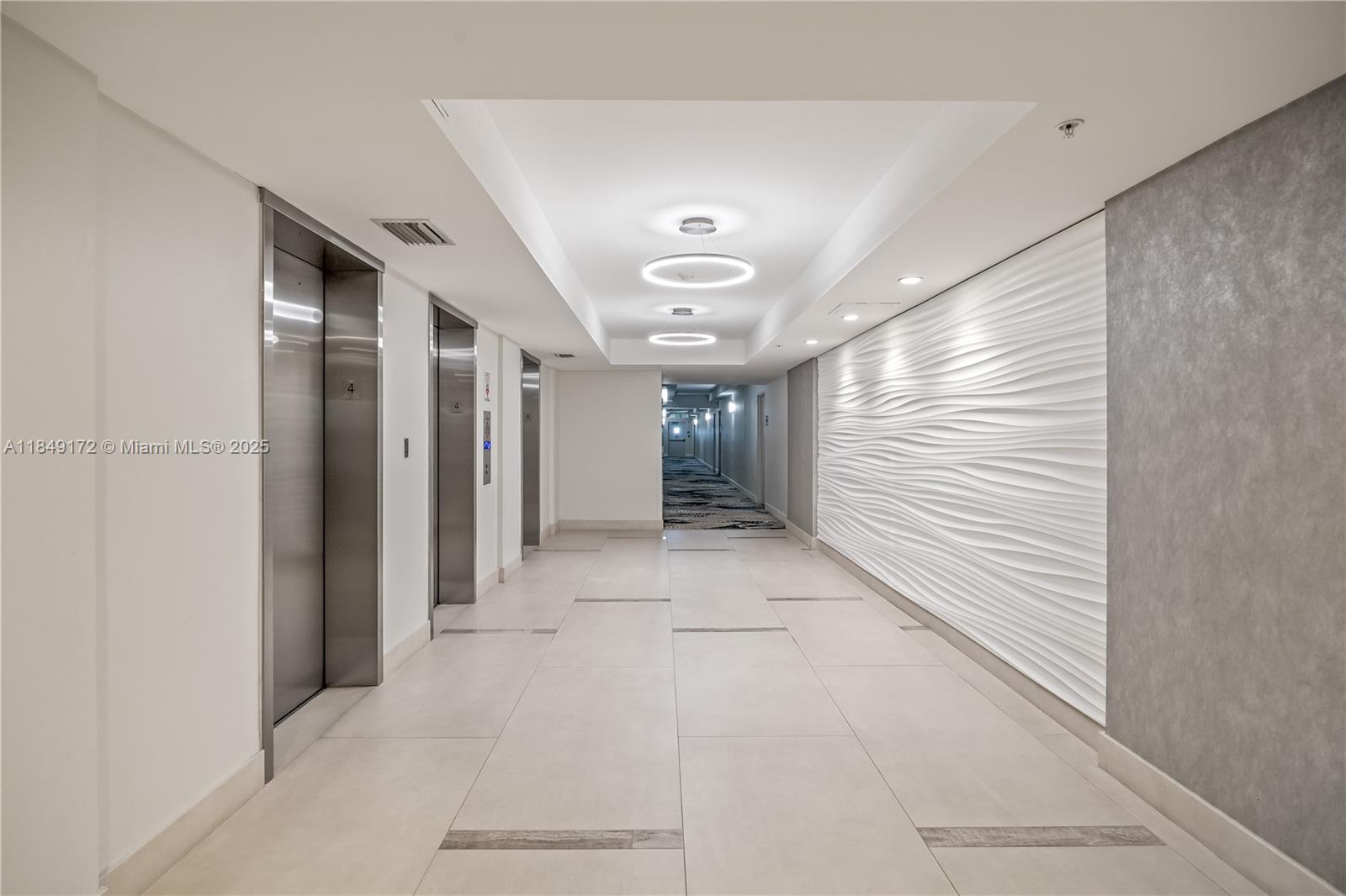 Photo of 3001 Ocean Dr  #425, Hollywood, Florida, 33019 - 