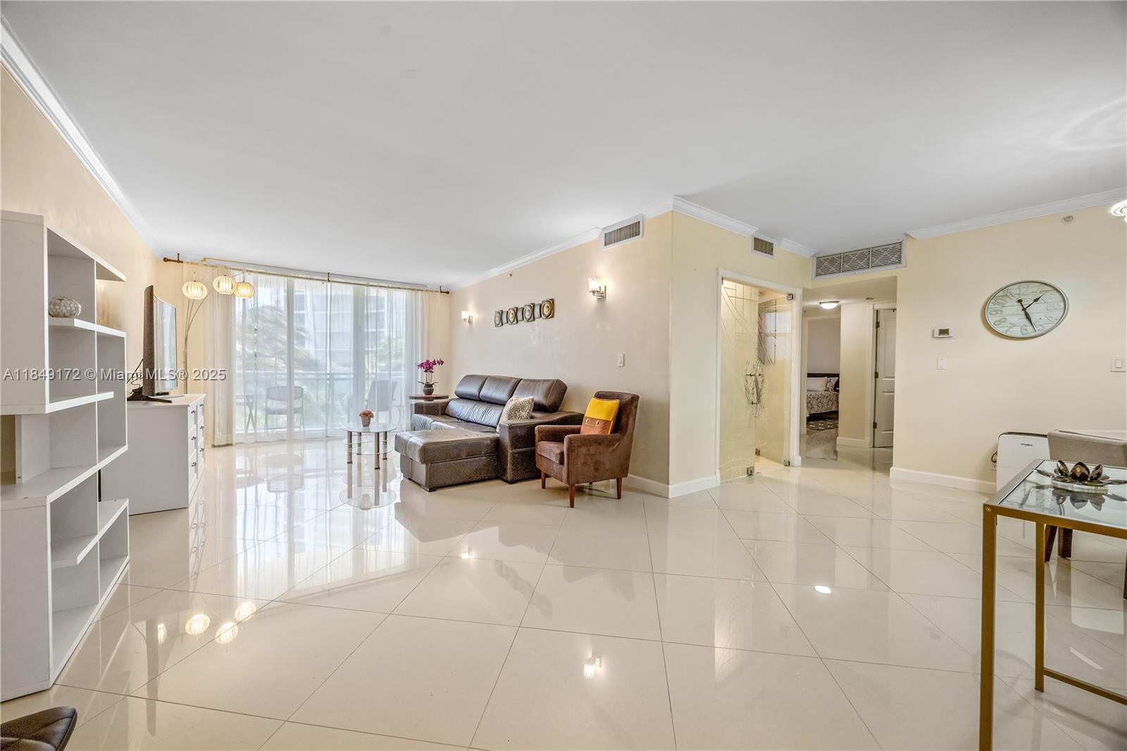 Photo of 3001 Ocean Dr  #425, Hollywood, Florida, 33019 - 
