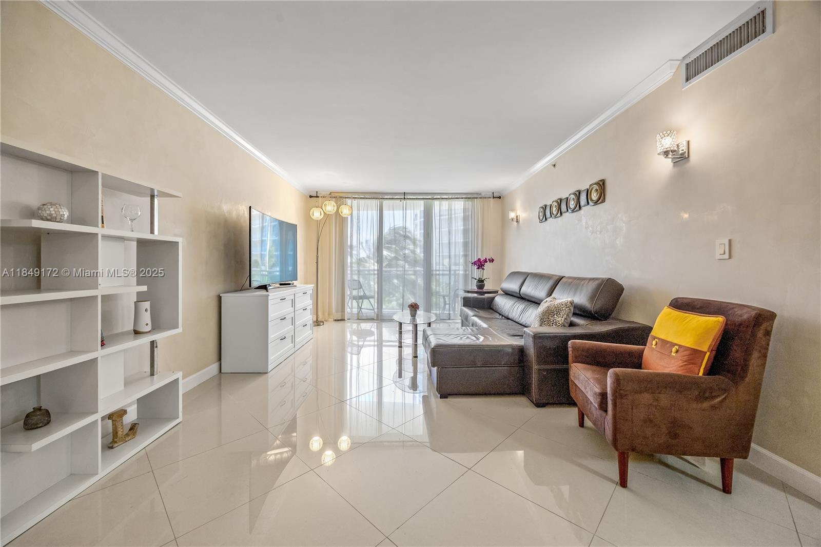 Photo of 3001 Ocean Dr  #425, Hollywood, Florida, 33019 - 