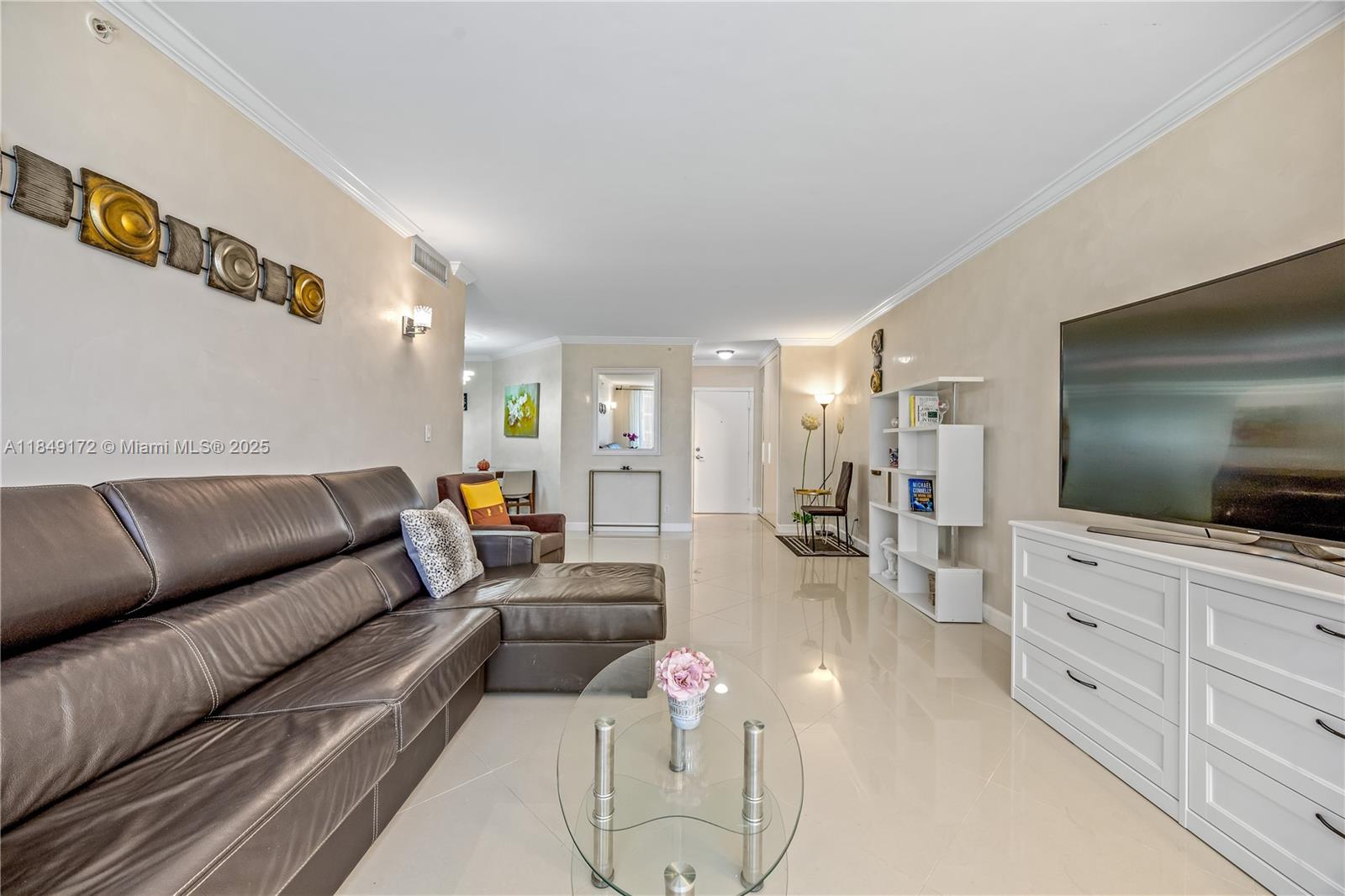 Photo of 3001 Ocean Dr  #425, Hollywood, Florida, 33019 - 
