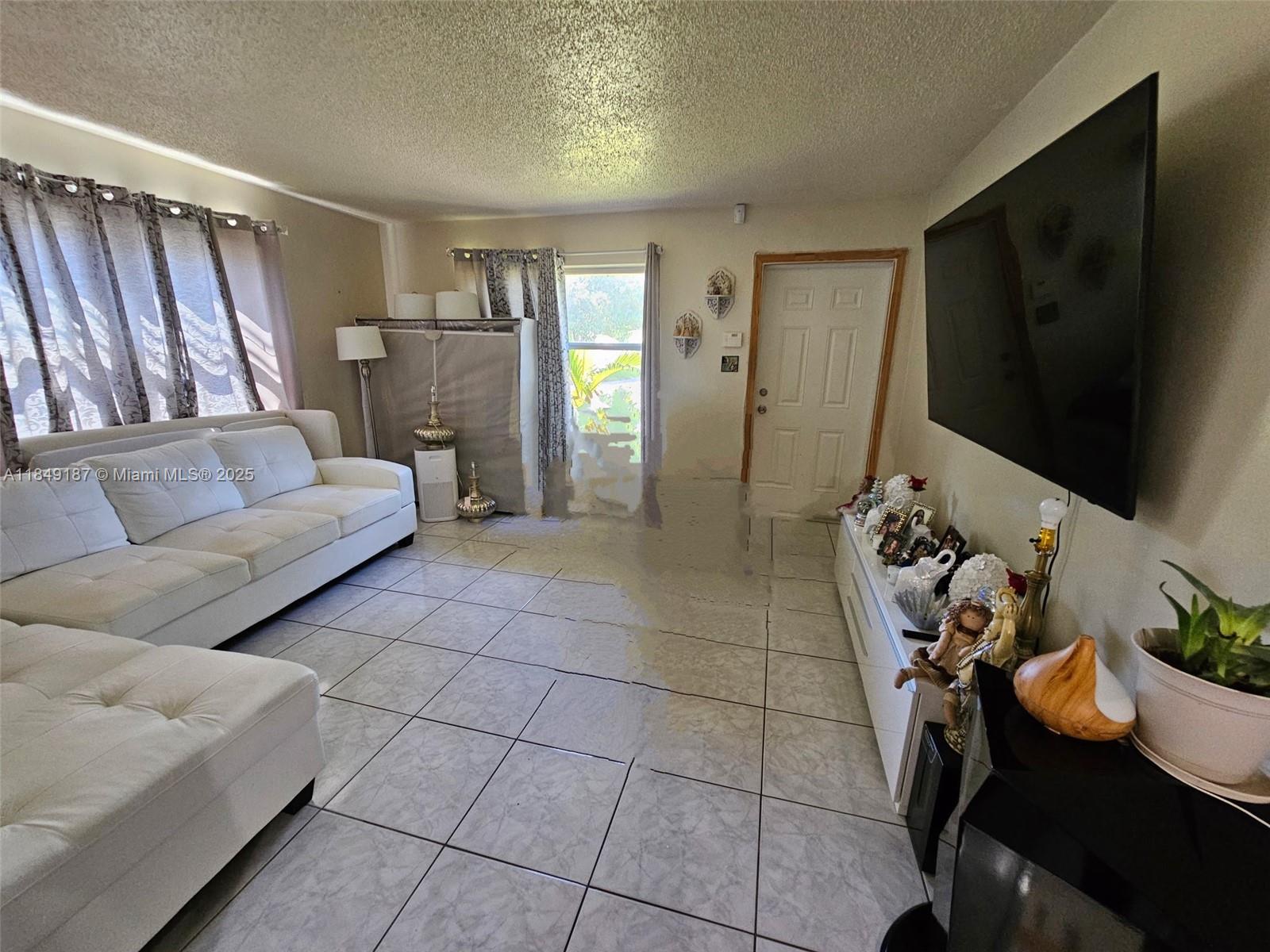 See details / 1676 sq. ft. $ 2025-07-29 0 Photo