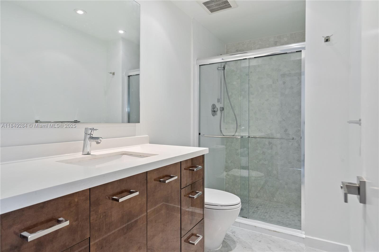 Photo of 19355 Turnberry Way  #9D, Aventura, Florida, 33180 - 