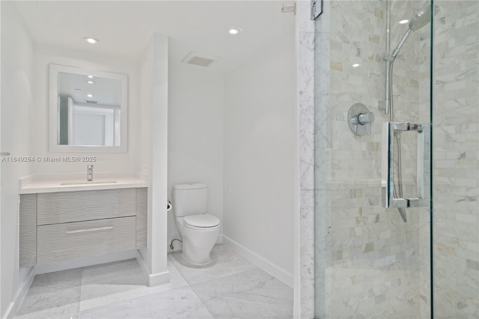 Photo of 19355 Turnberry Way  #9D, Aventura, Florida, 33180 - 