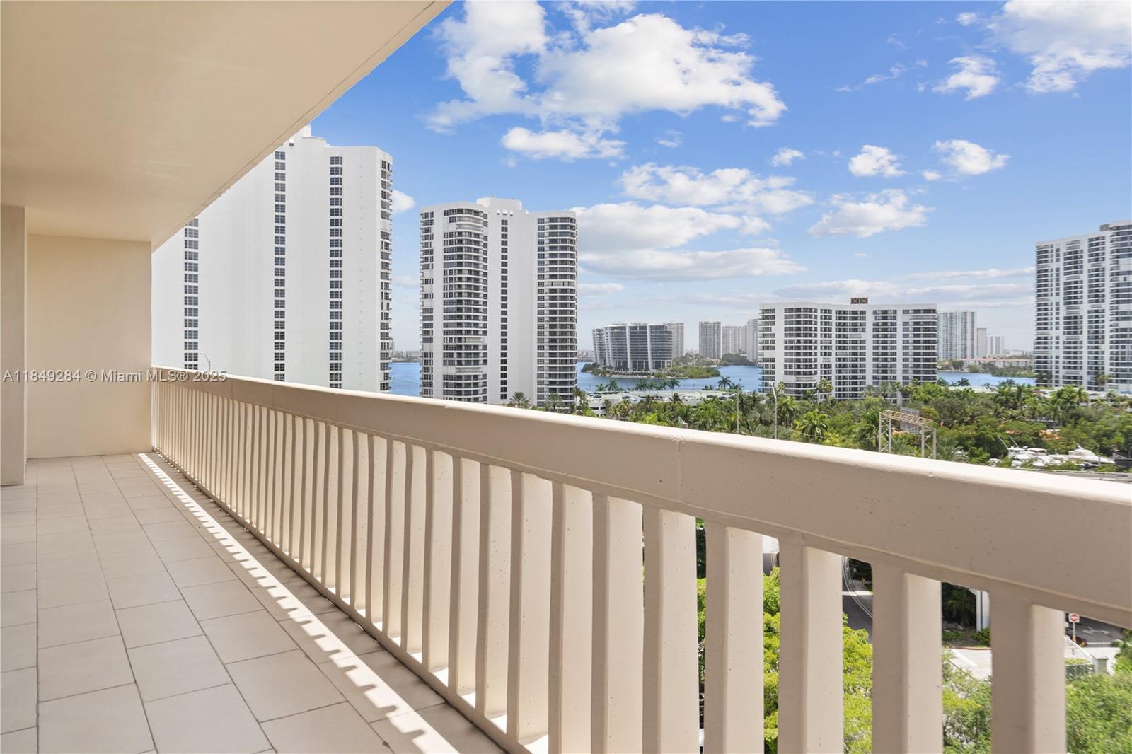 Photo of 19355 Turnberry Way  #9D, Aventura, Florida, 33180 - 