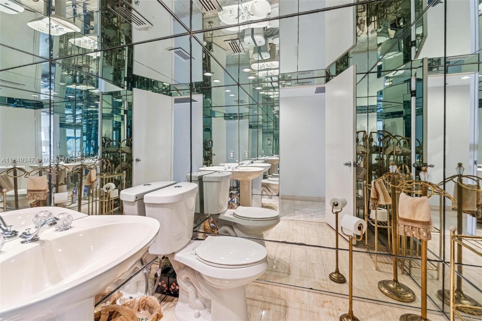Photo of 10175 Collins Ave  #1202, Bal Harbour, Florida, 33154 - POWDER ROOM