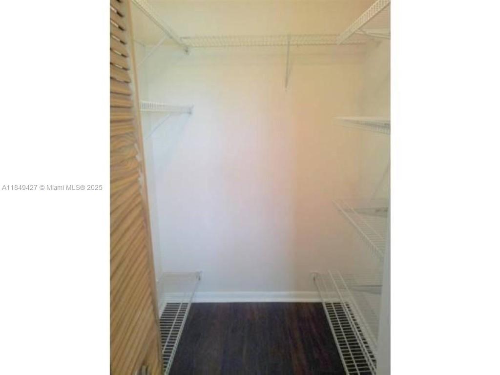 See details / 3585 sq. ft. $ 2025-07-30 0 Photo