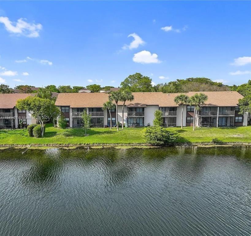 See details / 3585 sq. ft. $ 2025-07-30 0 Photo