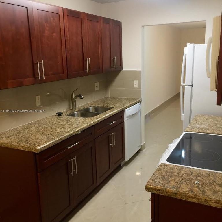 See details / 3585 sq. ft. $ 2025-07-30 0 Photo