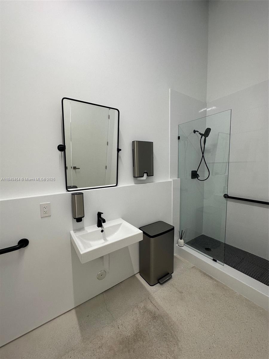 See details / sq. ft. $ 2025-07-30 0 Photo