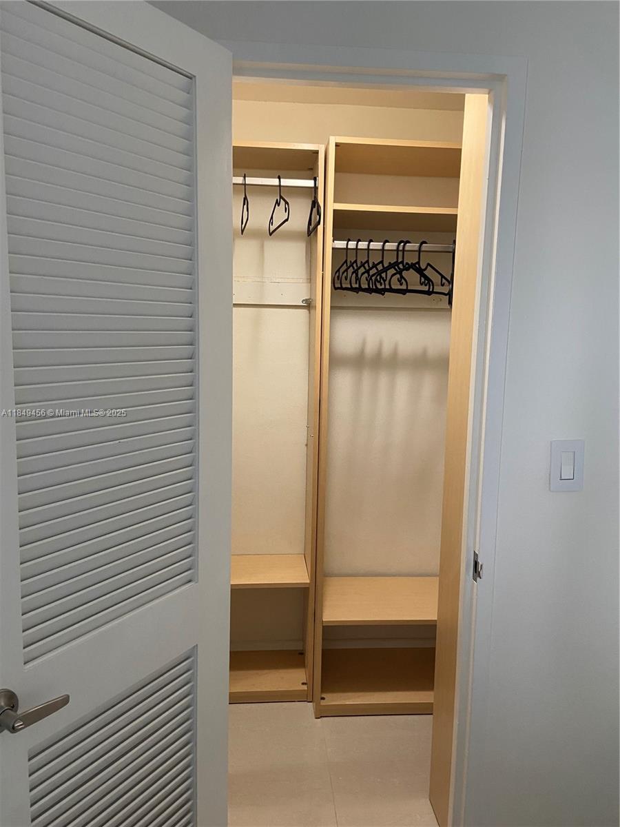 Photo of 3001 Ocean Dr  #629, Hollywood, Florida, 33019 - 