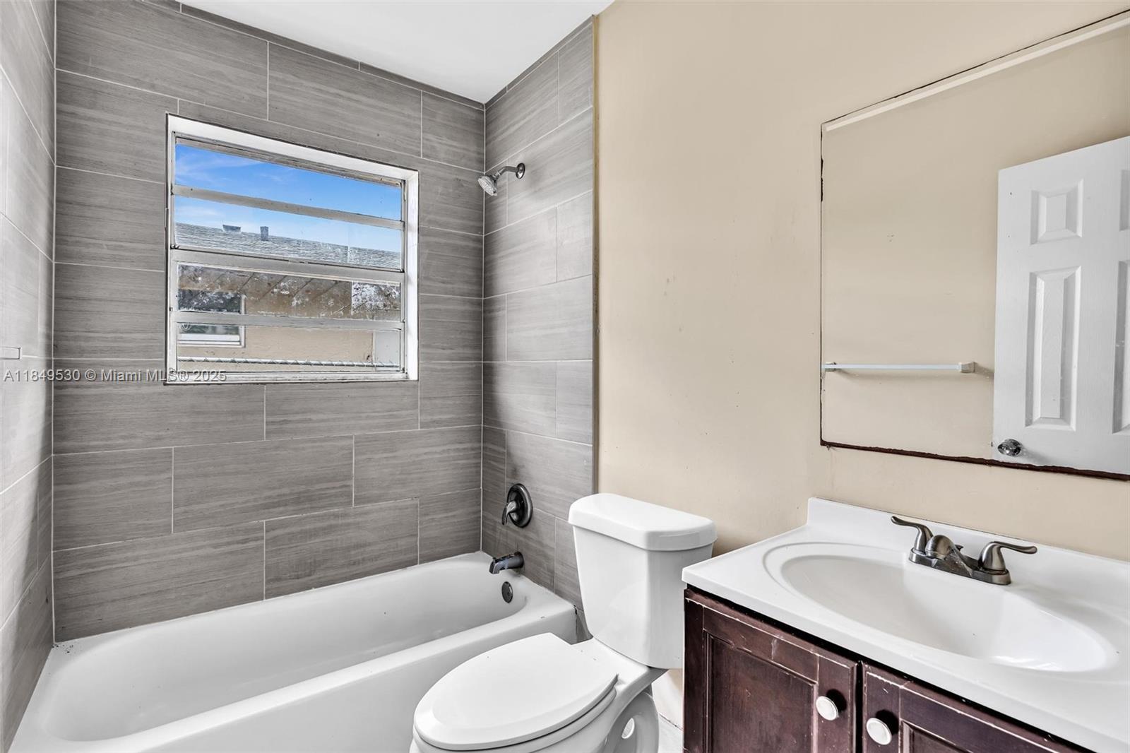 See details / 1797 sq. ft. $ 2025-07-30 0 Photo