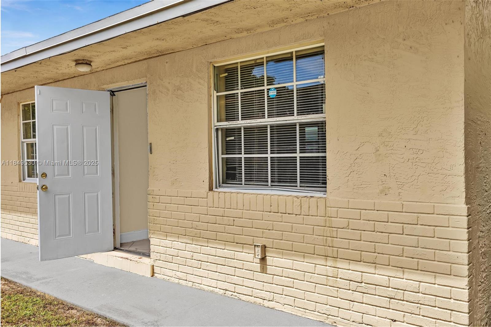 See details / 1797 sq. ft. $ 2025-07-30 0 Photo