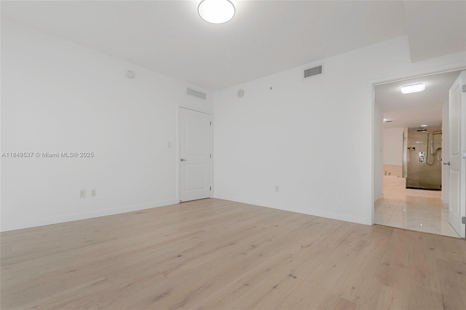 Photo of 400 Sunny Isles Blvd  #1819, Sunny Isles Beach, Florida, 33160 - 