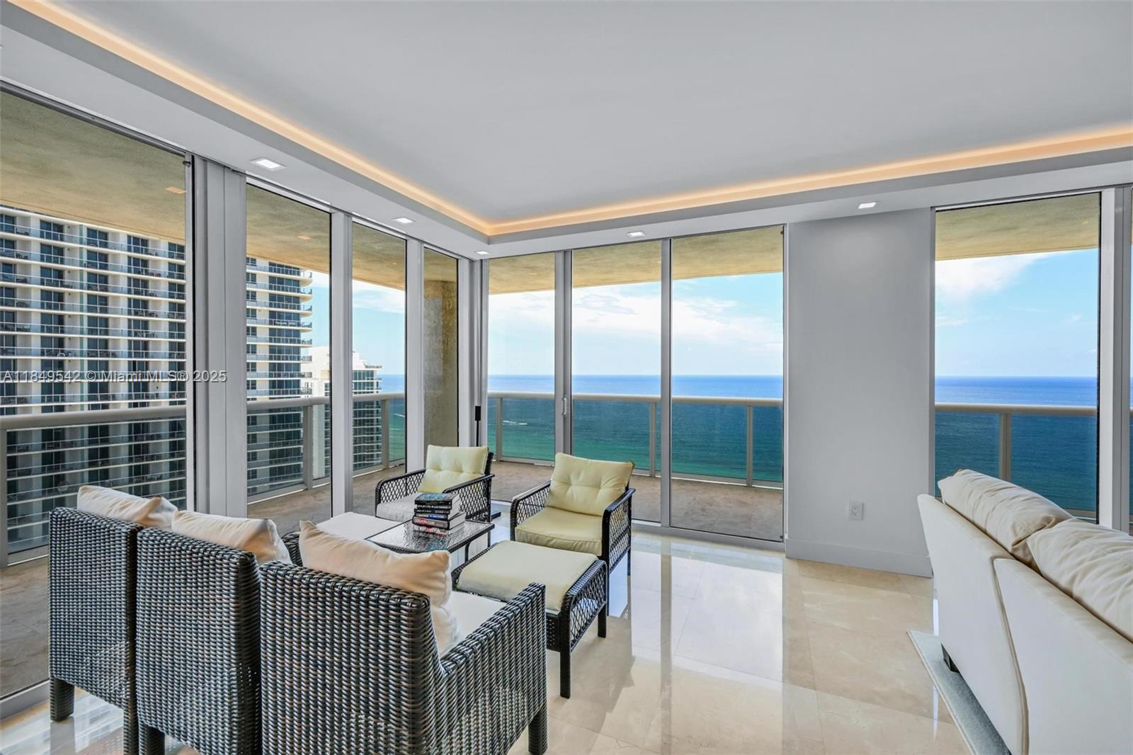 See details 2601 3 / 4 2078 sq. ft. $ 2025-07-30 0 Photo