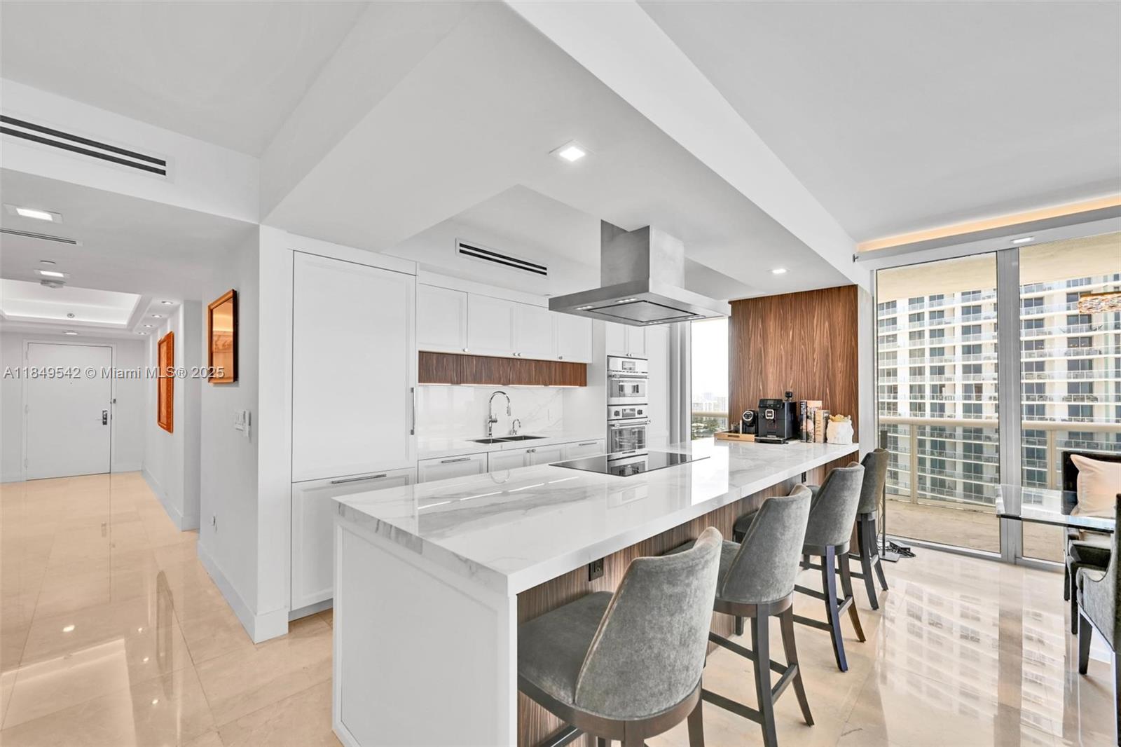 See details 2601 3 / 4 2078 sq. ft. $ 2025-07-30 0 Photo