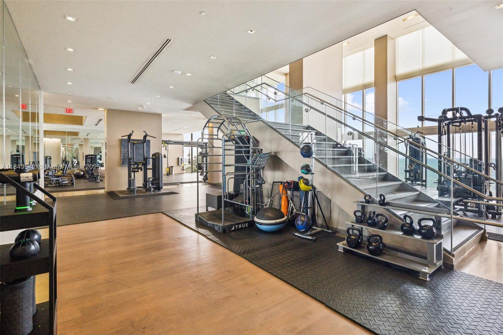See details 2601 3 / 4 2078 sq. ft. $ 2025-07-30 0 Photo