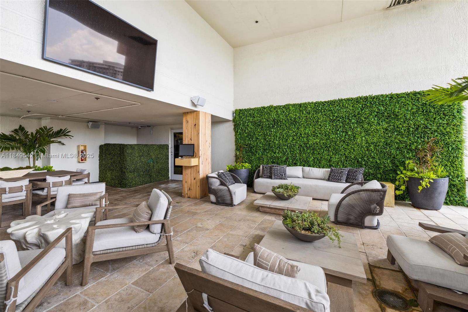 See details 2601 3 / 4 2078 sq. ft. $ 2025-07-30 0 Photo