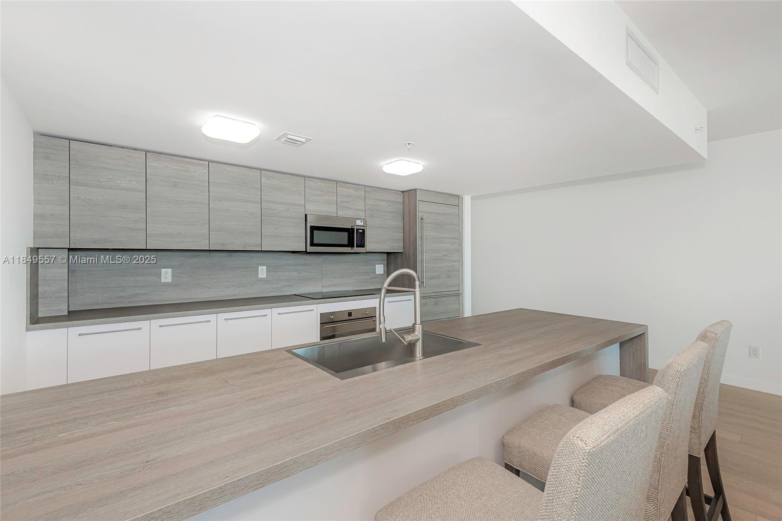 Photo of 400 Sunny Isles Blvd  #1819, Sunny Isles Beach, Florida, 33160 - 