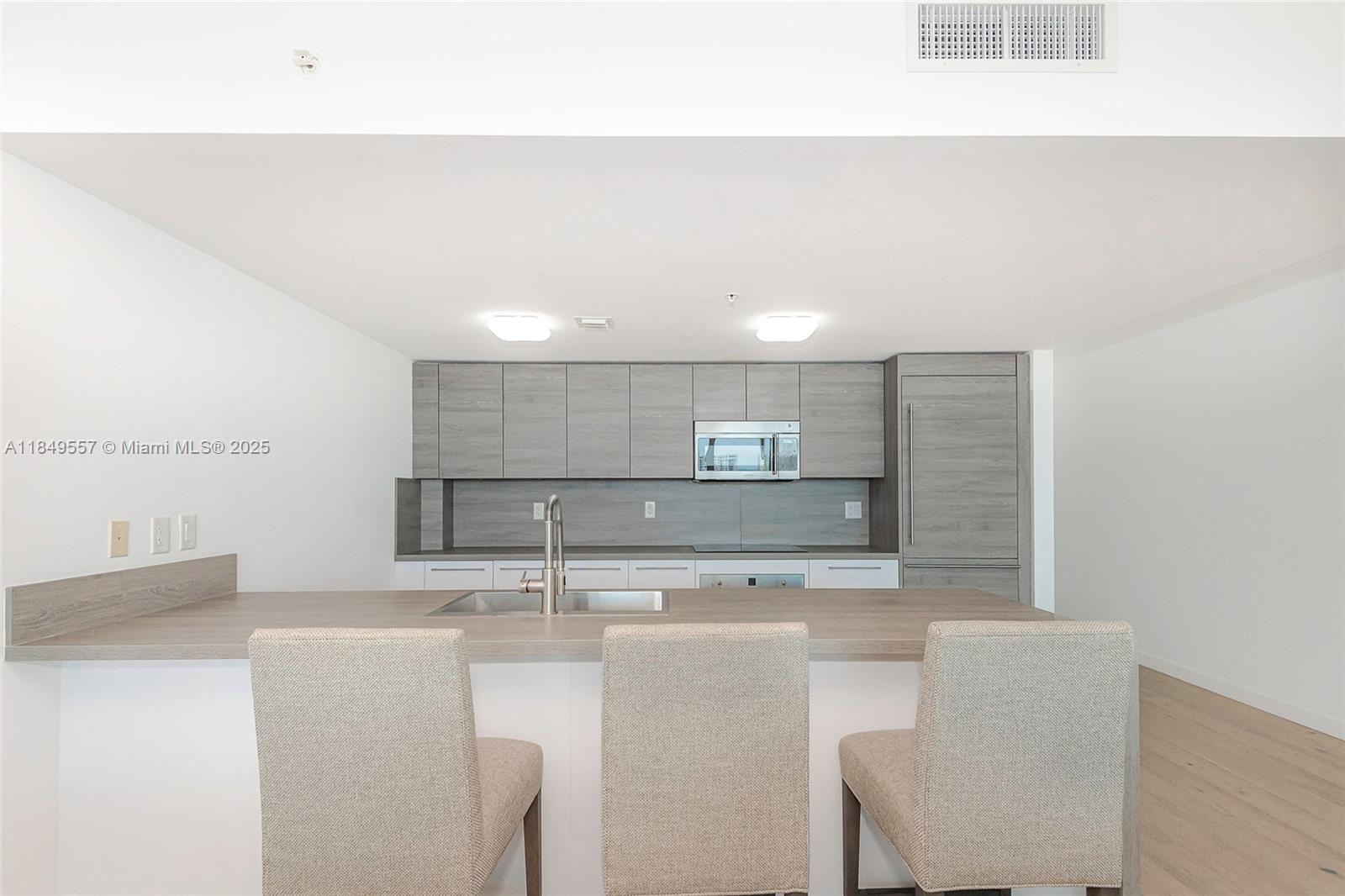 Photo of 400 Sunny Isles Blvd  #1819, Sunny Isles Beach, Florida, 33160 - 