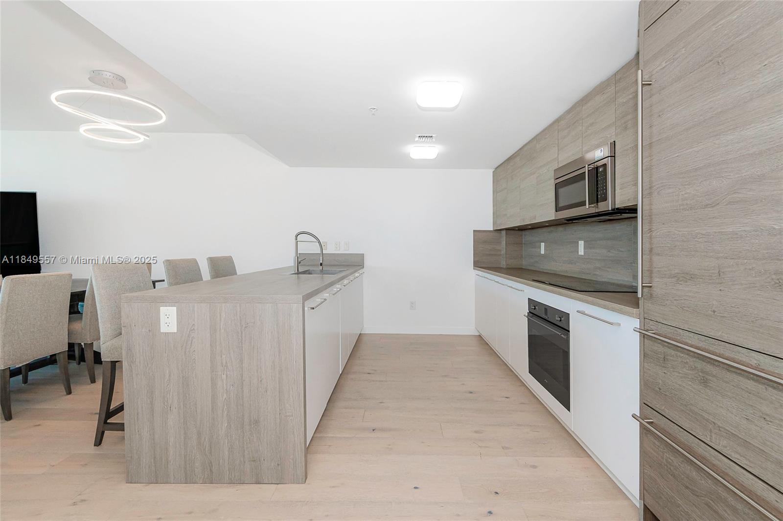Photo of 400 Sunny Isles Blvd  #1819, Sunny Isles Beach, Florida, 33160 - 