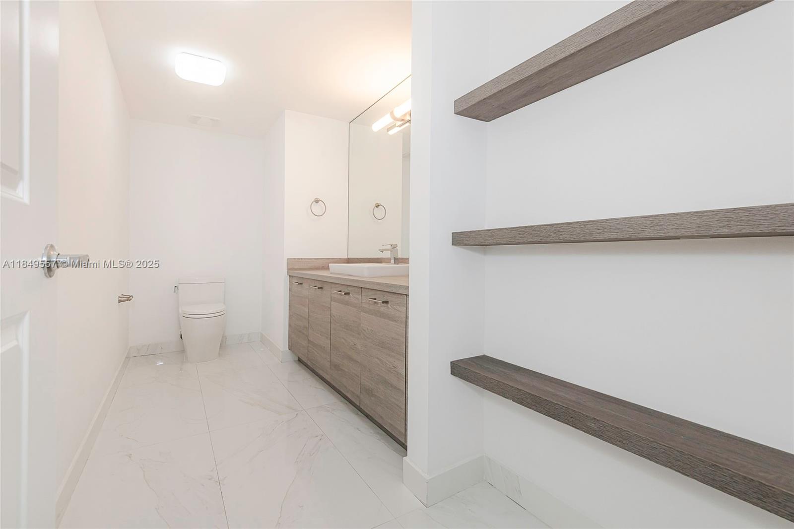 Photo of 400 Sunny Isles Blvd  #1819, Sunny Isles Beach, Florida, 33160 - 