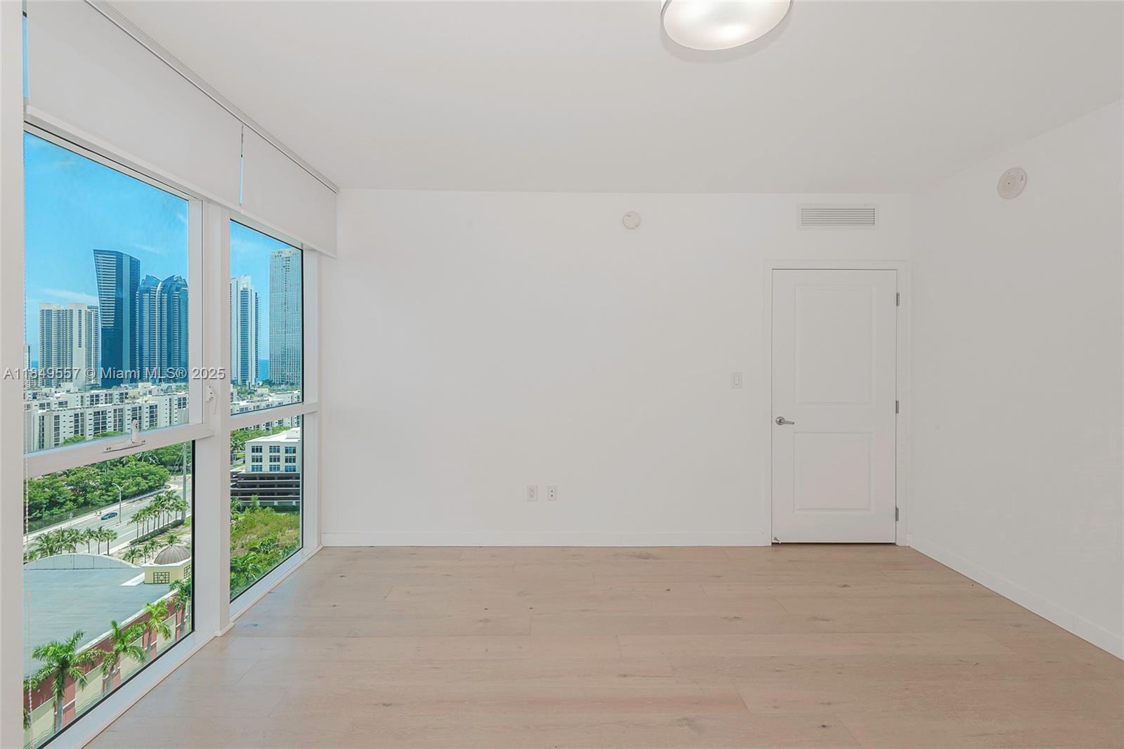 Photo of 400 Sunny Isles Blvd  #1819, Sunny Isles Beach, Florida, 33160 - 