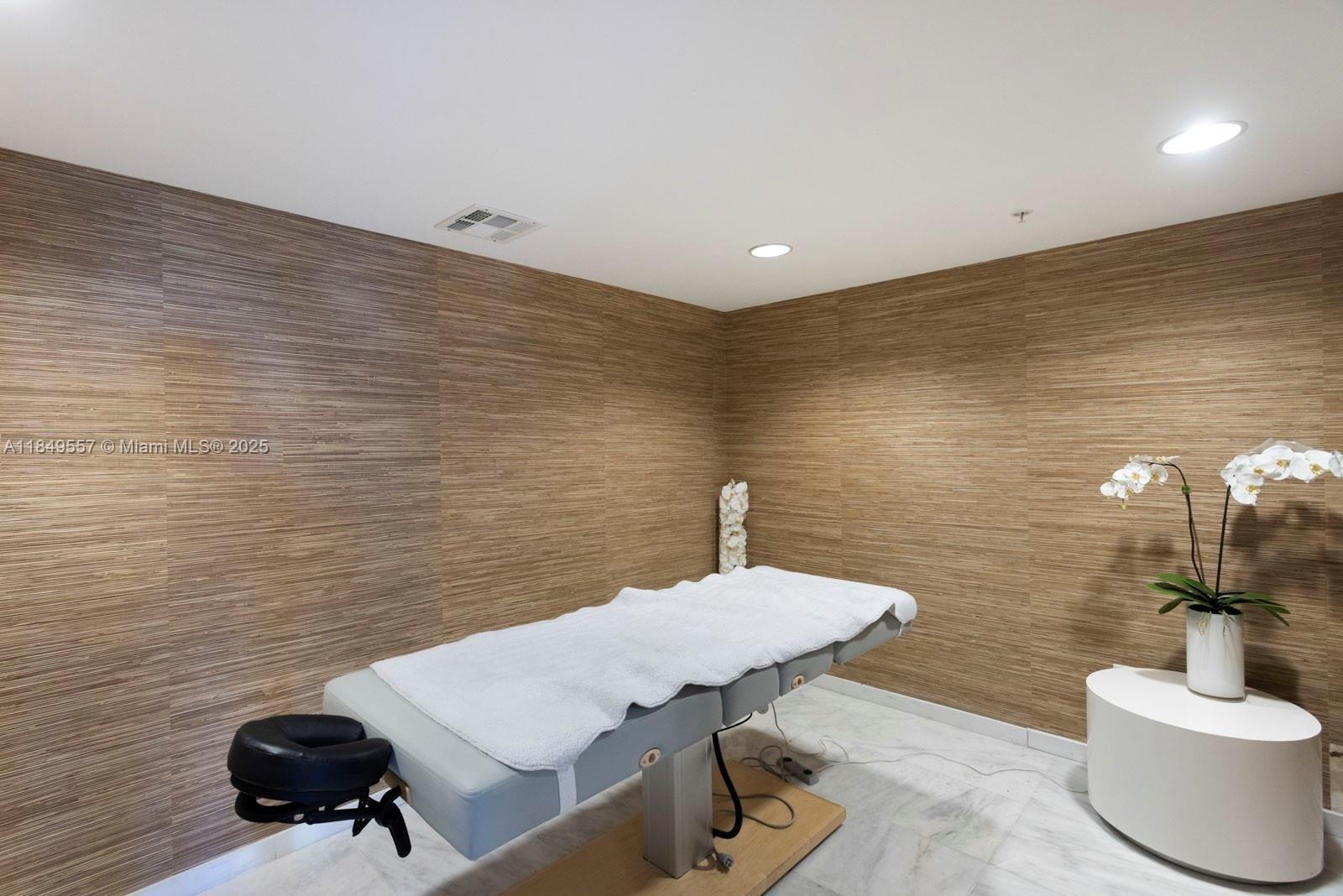 Photo of 400 Sunny Isles Blvd  #1819, Sunny Isles Beach, Florida, 33160 - 