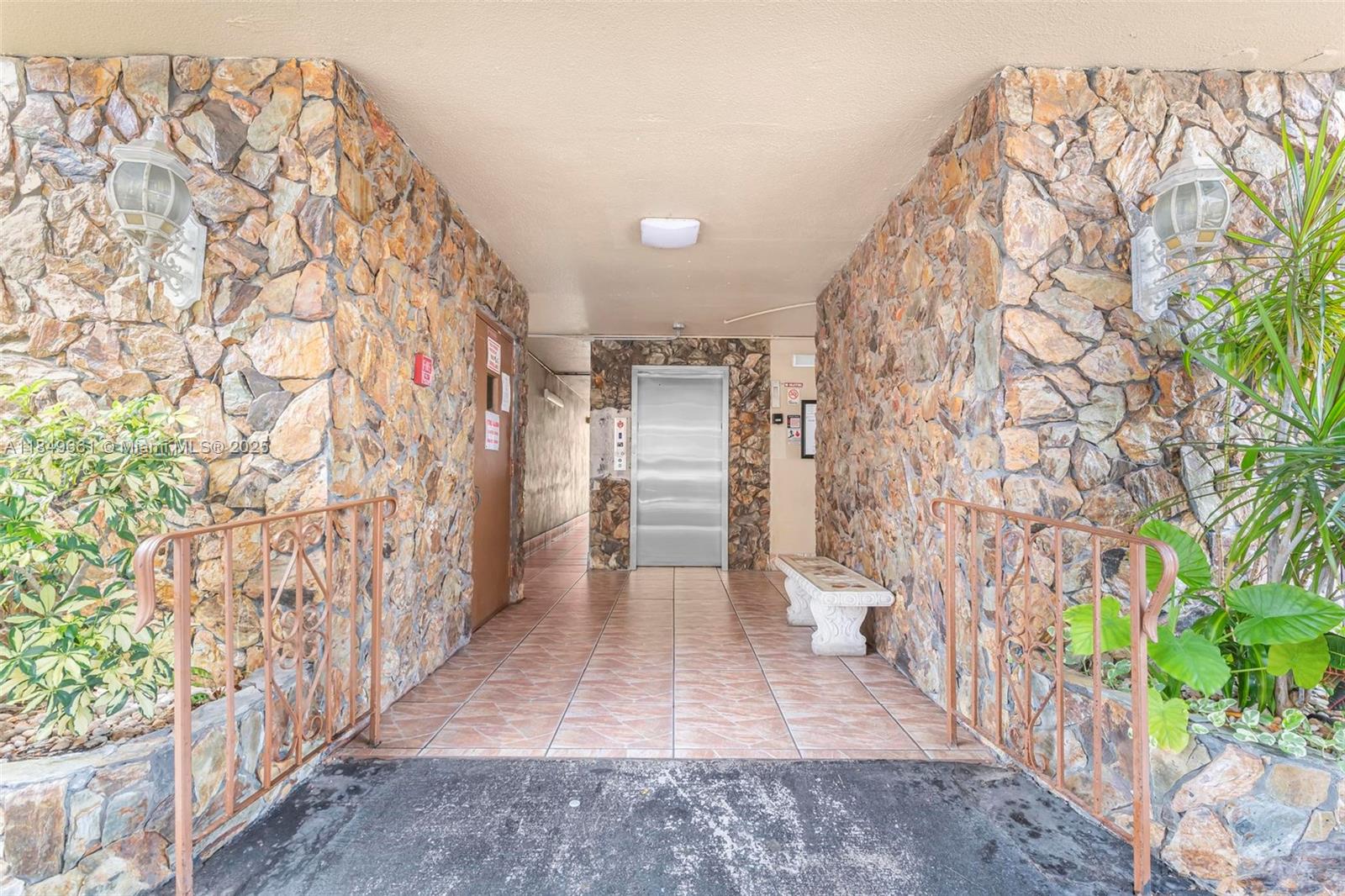 Photo of 500 12th Ave #407, Hallandale Beach, Florida, 33009 -