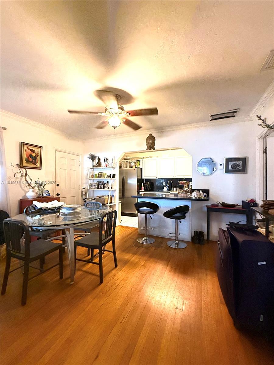 See details / 1958 sq. ft. $ 2025-07-30 0 Photo