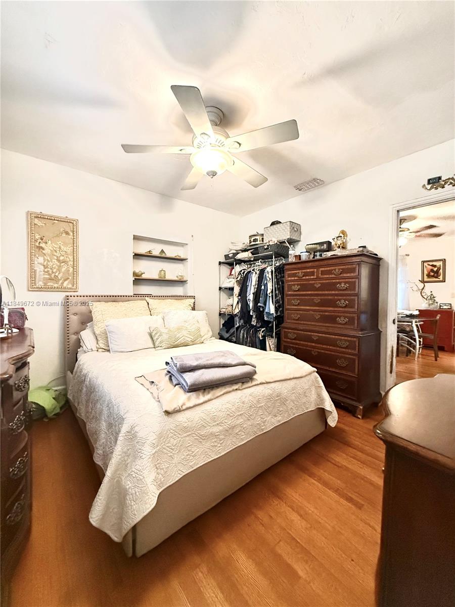 See details / 1958 sq. ft. $ 2025-07-30 0 Photo