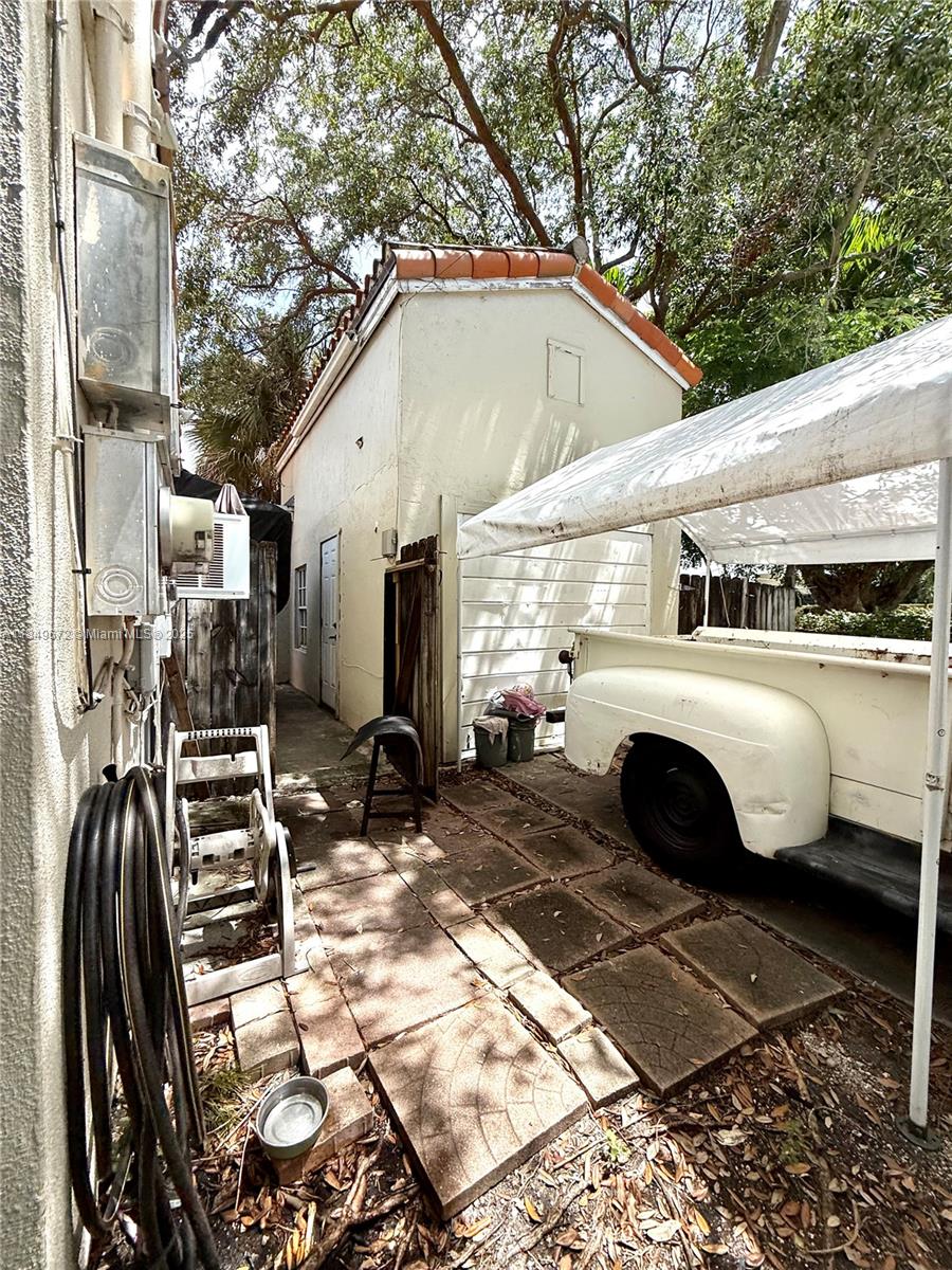 See details / 1958 sq. ft. $ 2025-07-30 0 Photo
