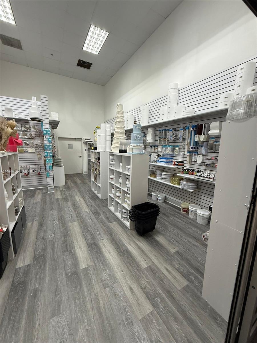 See details 2 / sq. ft. $ 2025-07-30 0 Photo