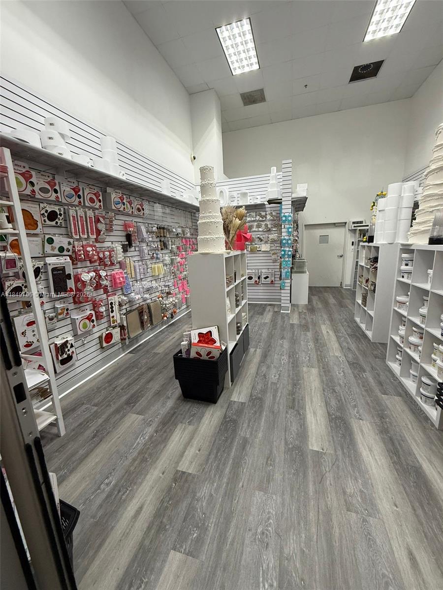 See details 2 / sq. ft. $ 2025-07-30 0 Photo