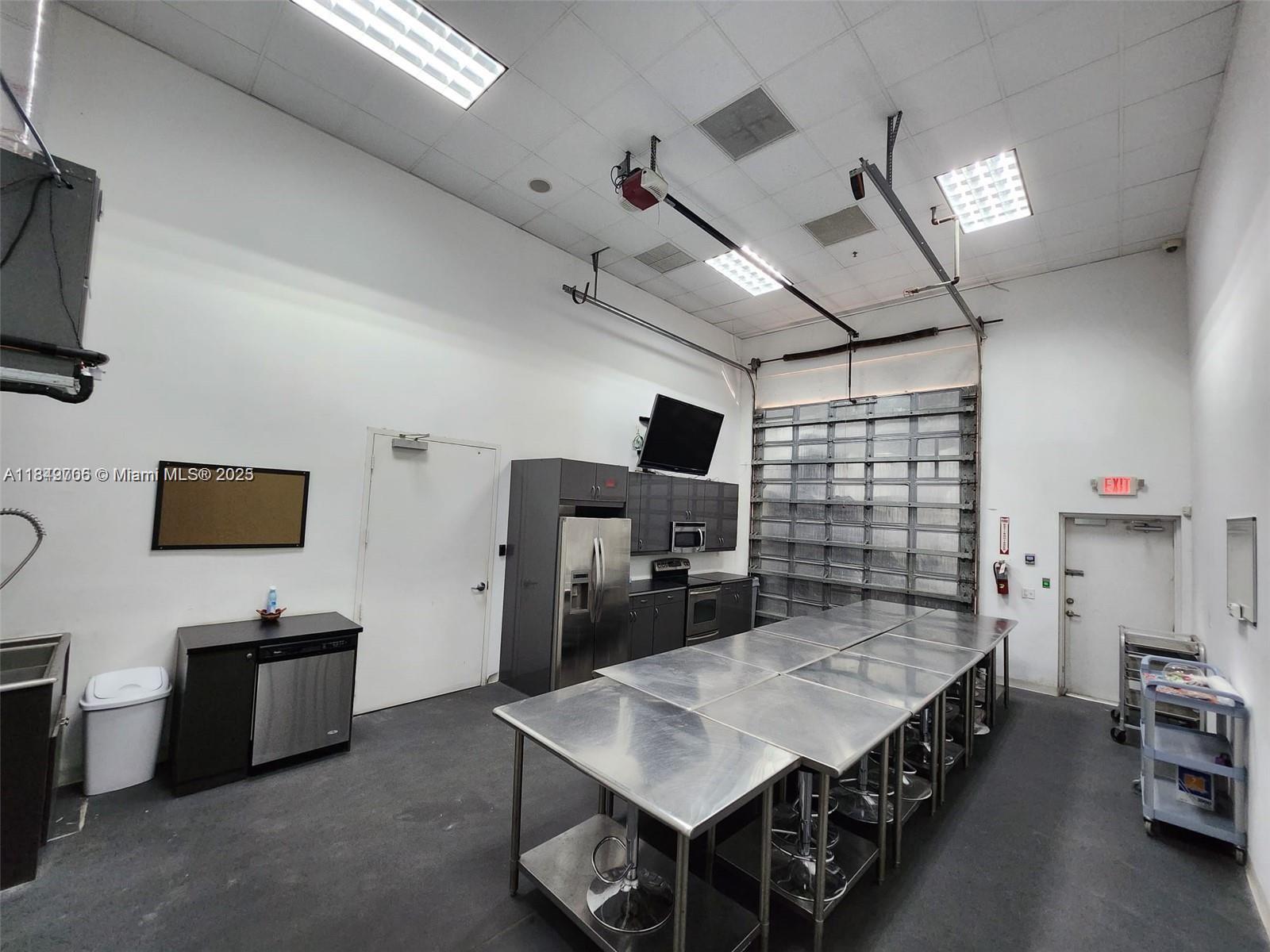 See details 2 / sq. ft. $ 2025-07-30 0 Photo