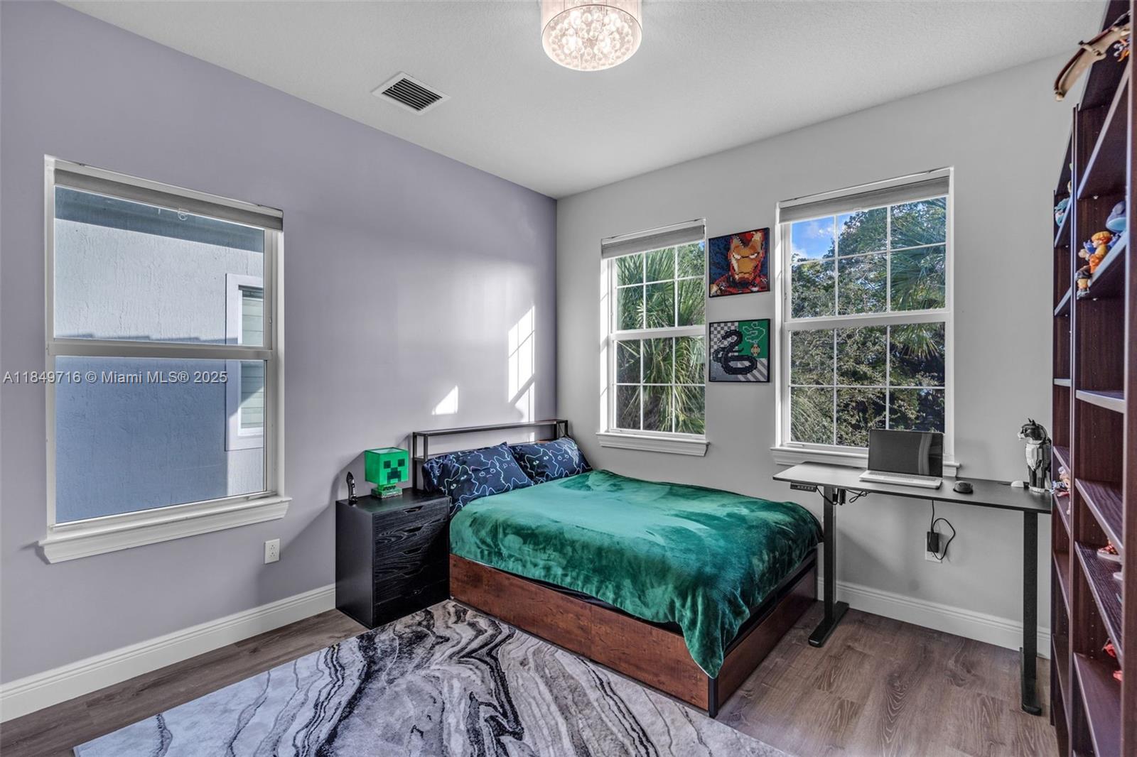 See details 3813 5 / 3 2502 sq. ft. $ 2025-07-30 0 Photo