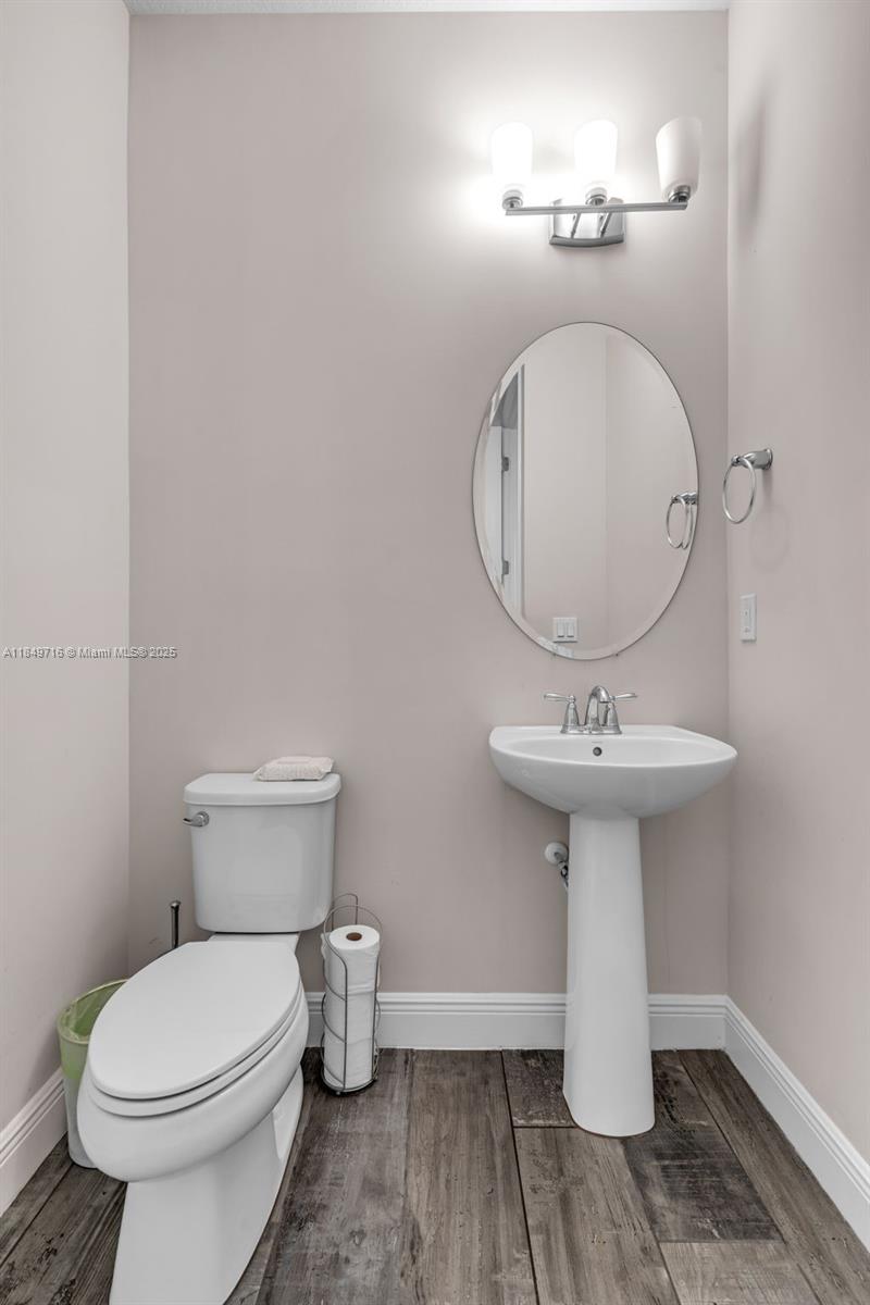 See details 3813 5 / 3 2502 sq. ft. $ 2025-07-30 0 Photo
