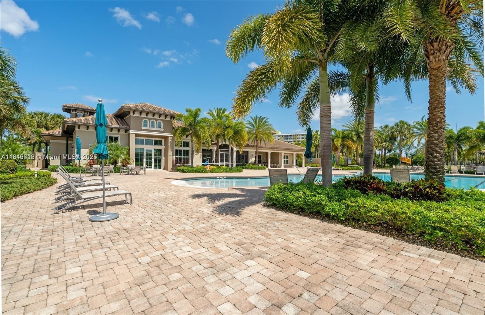 See details 3813 5 / 3 2502 sq. ft. $ 2025-07-30 0 Photo