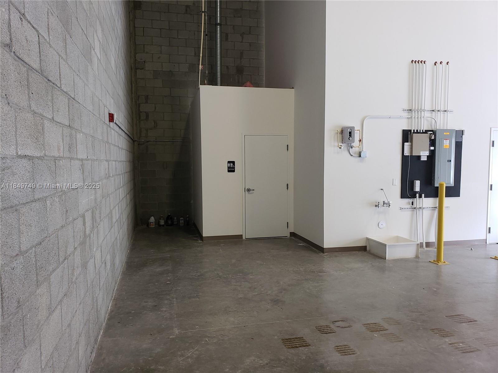 144  /   sq. ft. $ 2025-07-30 0 Photo