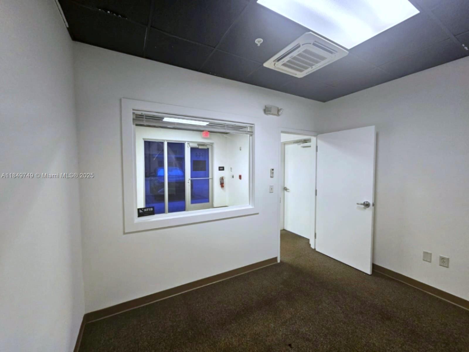 144  /   sq. ft. $ 2025-07-30 0 Photo