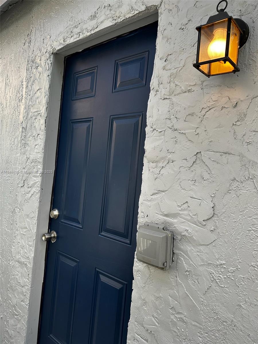 See details / 1949 sq. ft. $ 2025-07-30 0 Photo