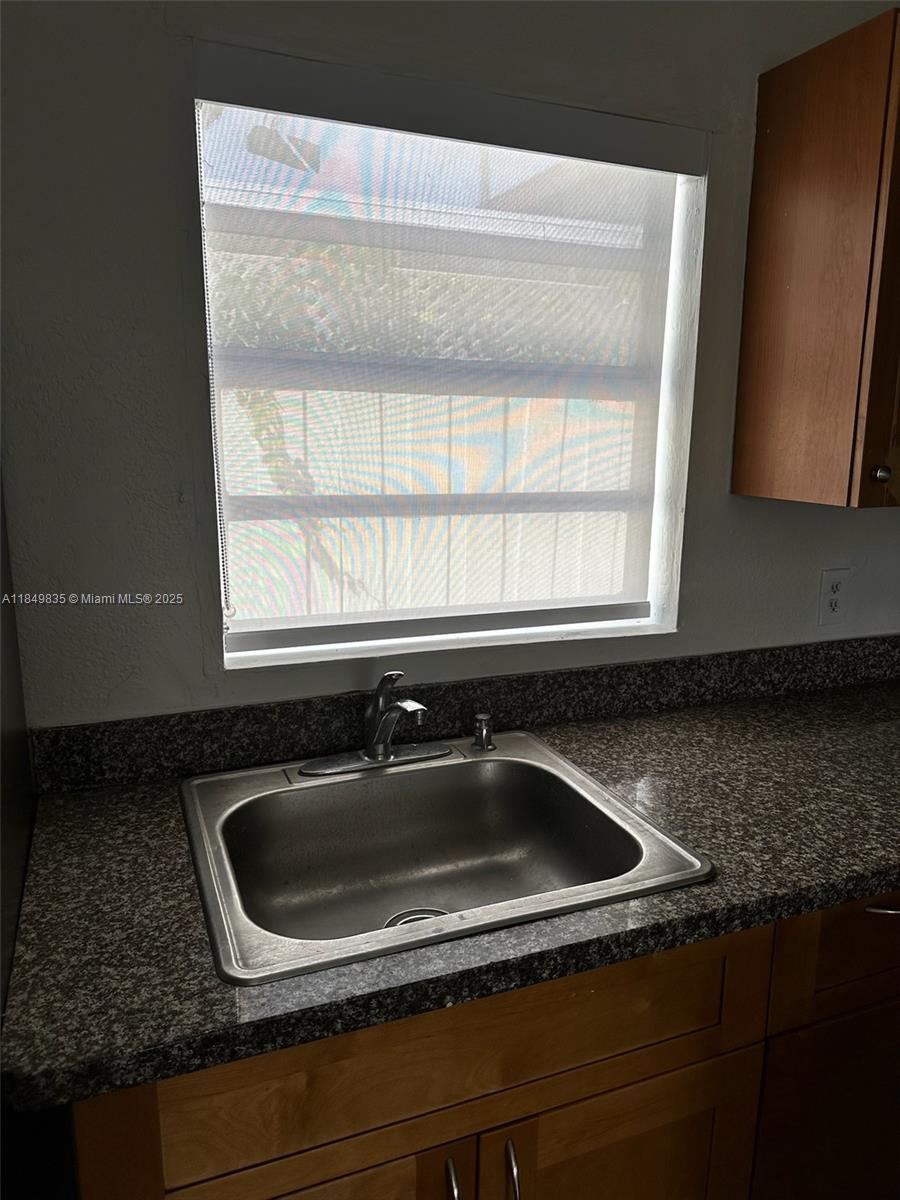 See details / 1949 sq. ft. $ 2025-07-30 0 Photo