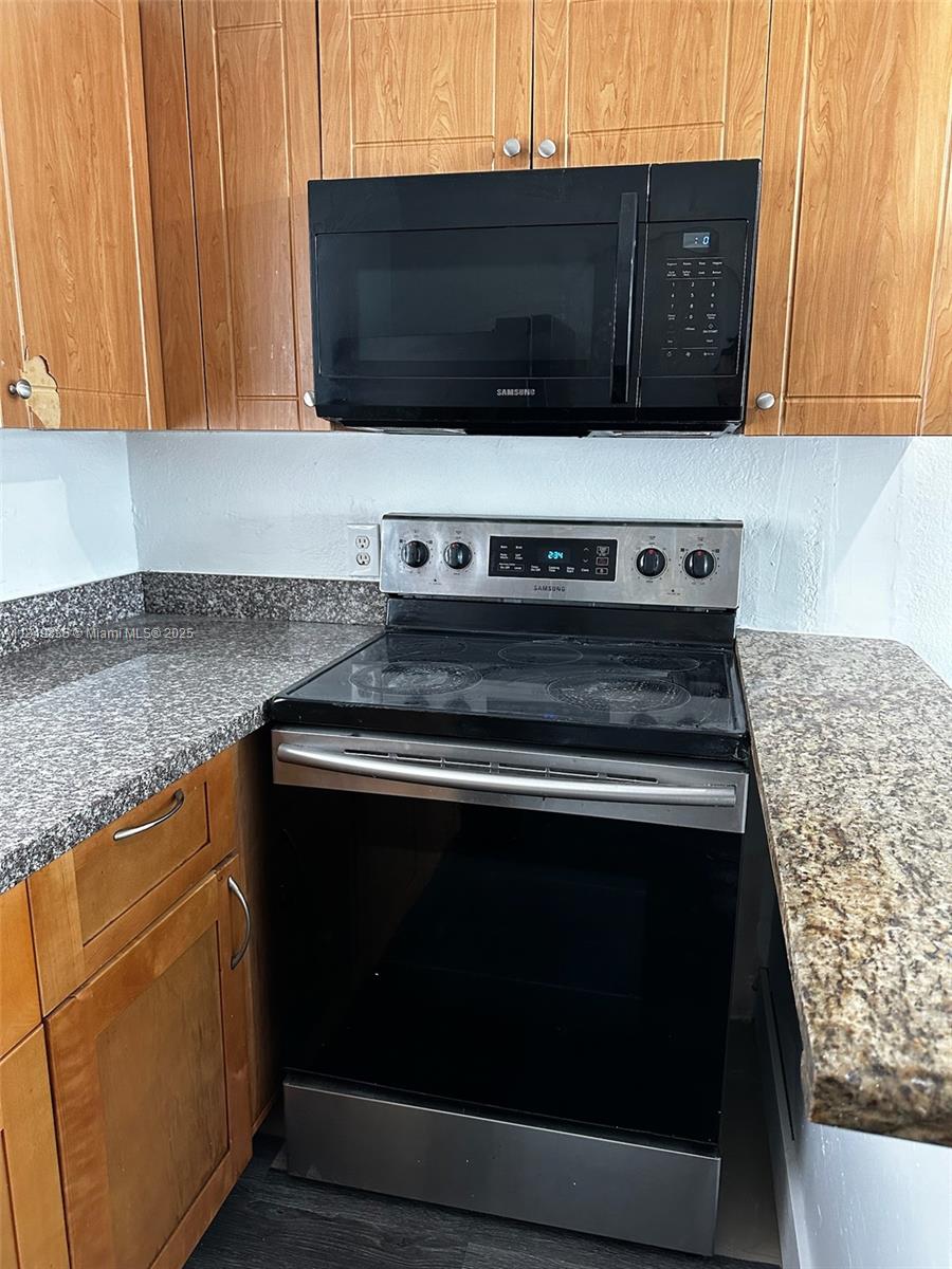 See details / 1949 sq. ft. $ 2025-07-30 0 Photo