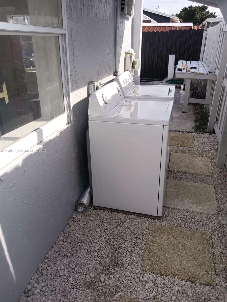 See details / 1949 sq. ft. $ 2025-07-30 0 Photo