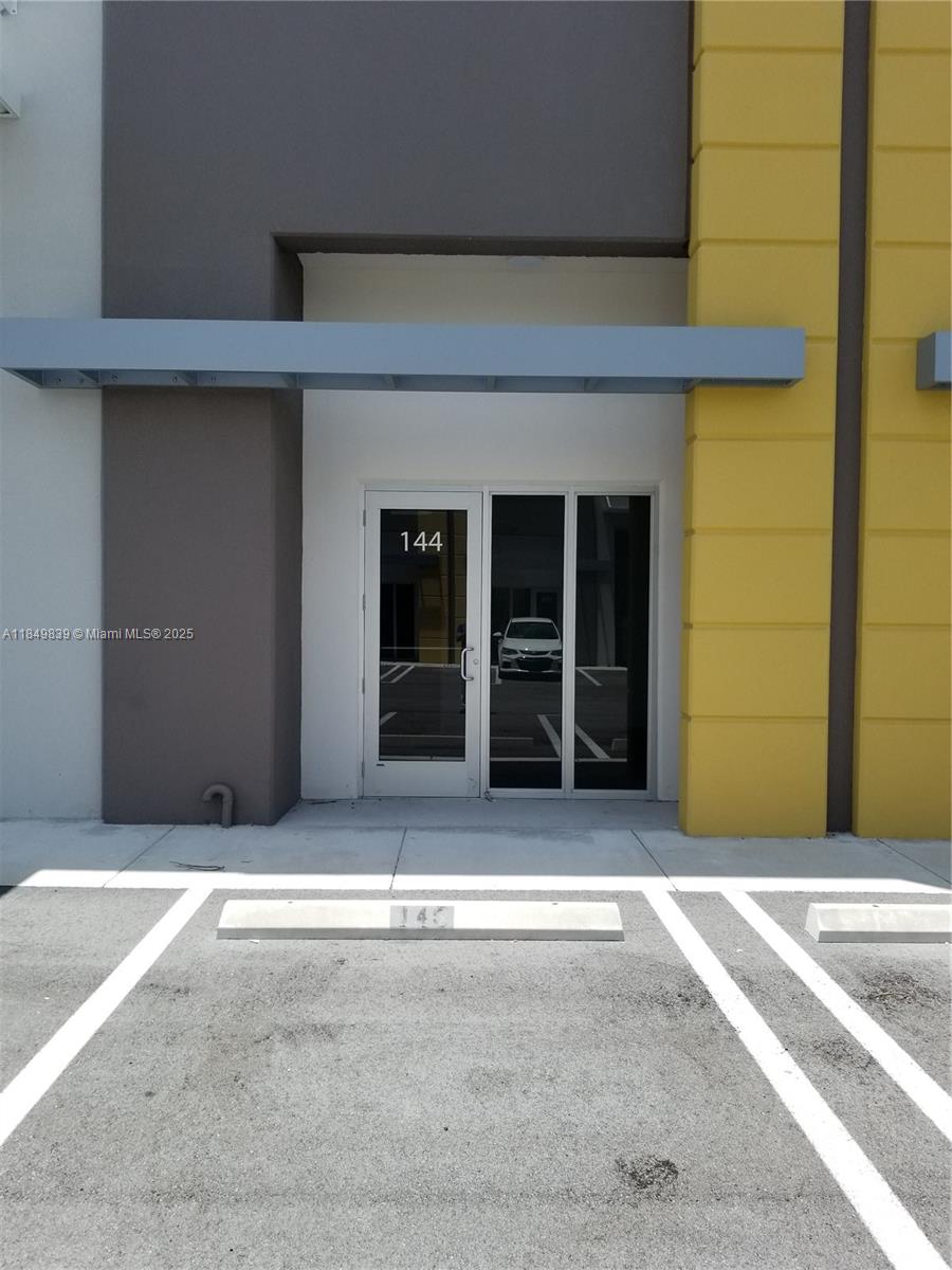 144  /   sq. ft. $ 2025-07-30 0 foto