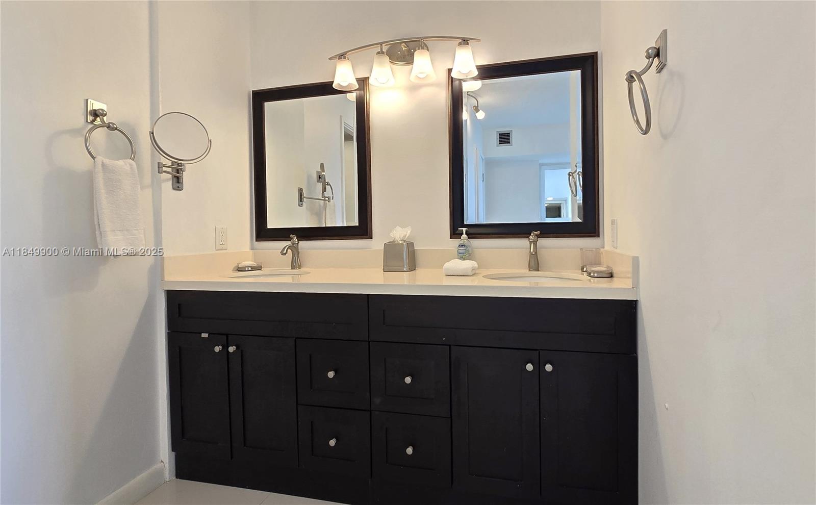Photo of 3731 Country Club Dr  #1825, Aventura, Florida, 33180 - 